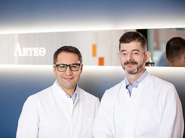 Dr. Akbas und Dr. Alt- plastische plastische Chirurgen aus Düsseldorf